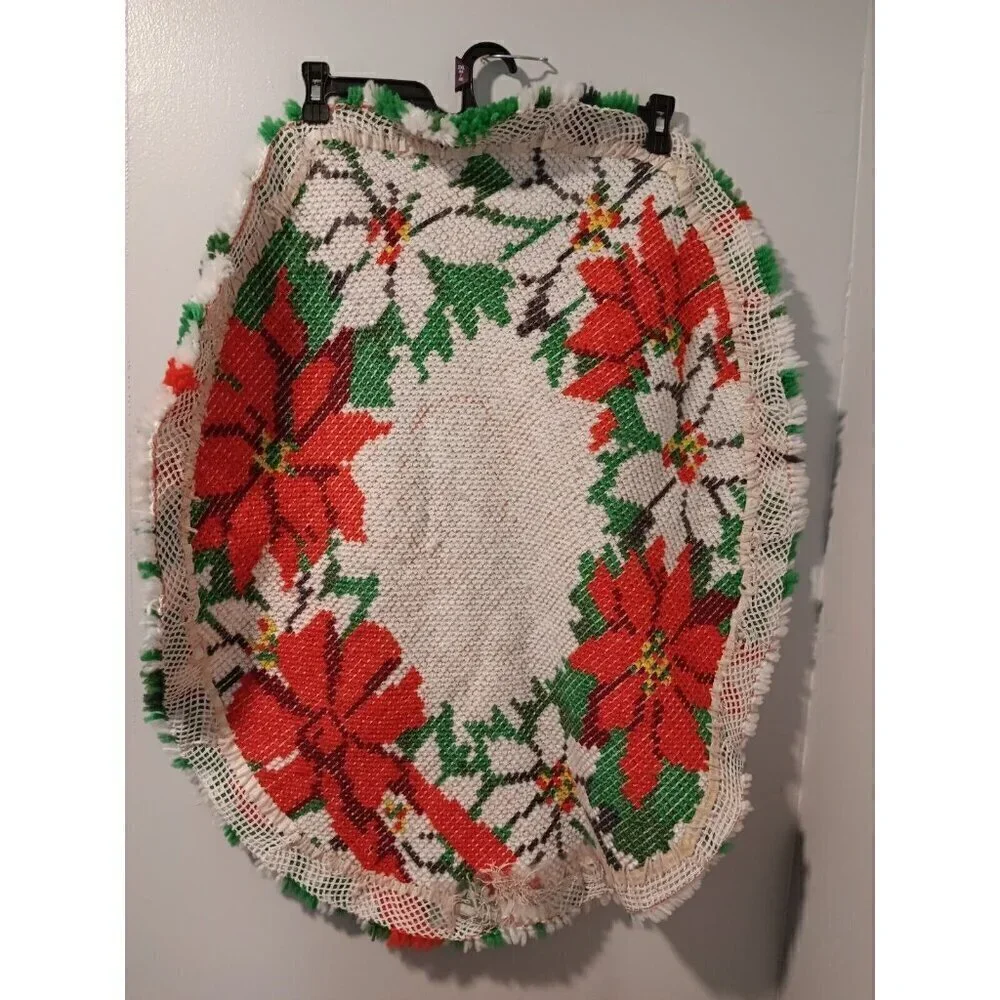 Vintage 70s Poinsetta Latch Hook Handmade Christmas Tree Skirt See Pics